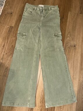 Women's Wide-Leg Cargo Jeans in Sage Green - Flared Utility Style